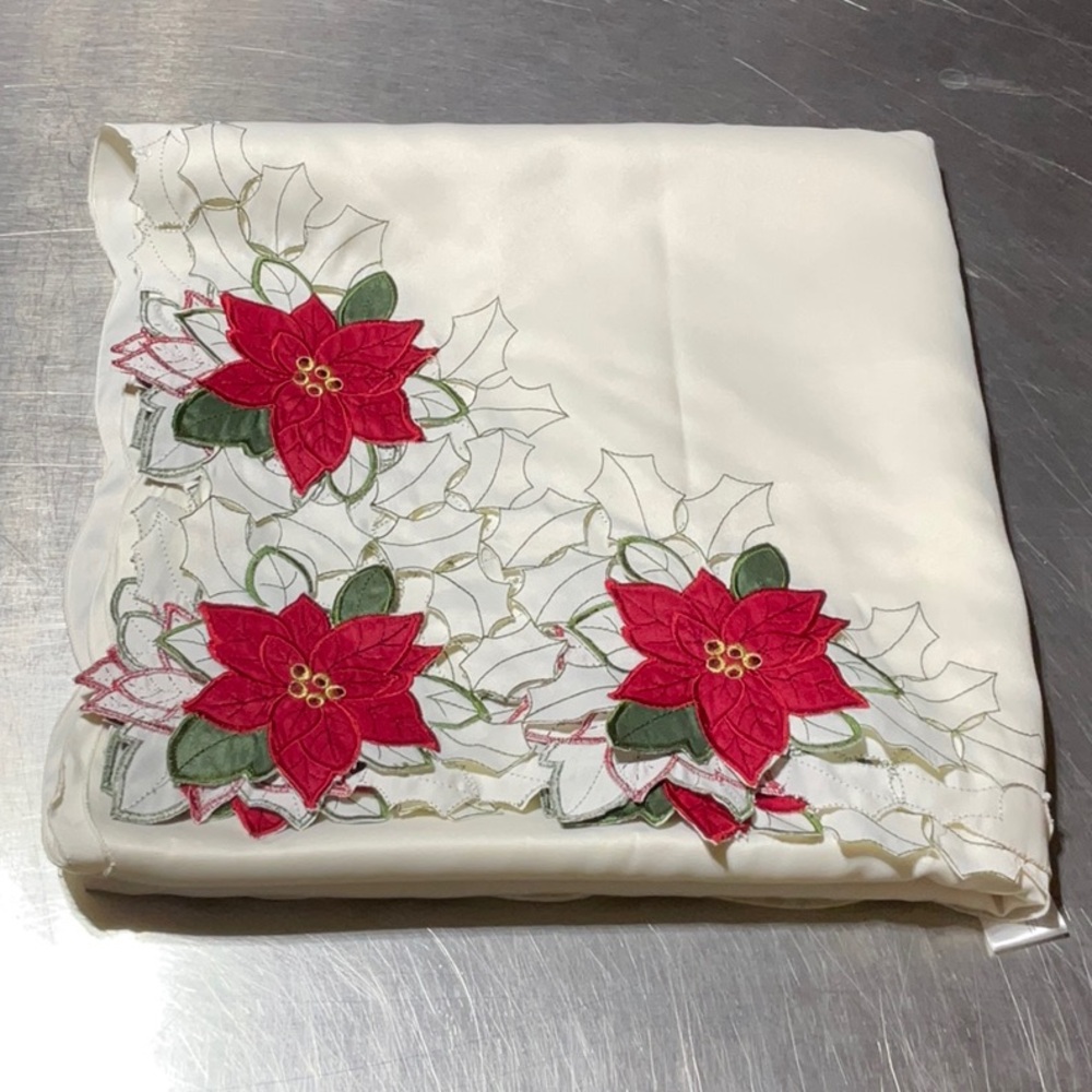 124” x 60” St. Nicholas Square Embroidered Oblong Tablecloth
